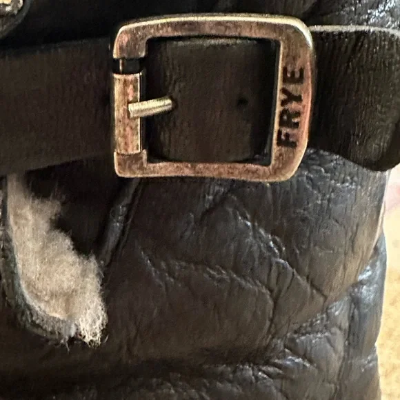 Frye women’s leather boots with faux fur lining. - Picture 7 of 9